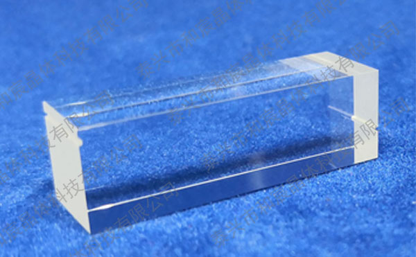 开槽蓝宝石导光块